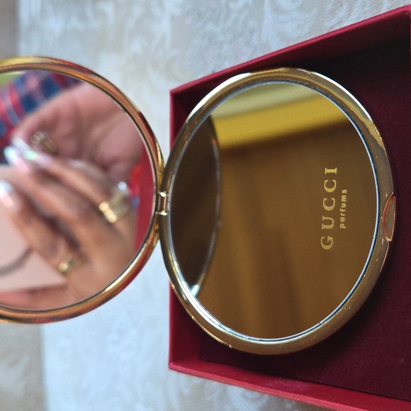 Gucci Gold Patterned Compact‎ - Picture 4 of 5